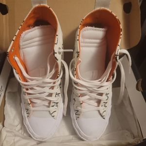 Converse UNT1TL3D White/Bold/Mandarin Pristine Condition